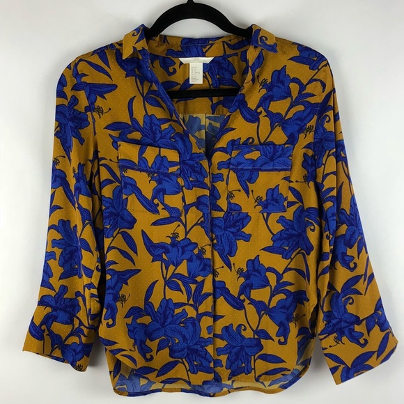 H&M Tops - H&M Blue Lily Button Shirt
